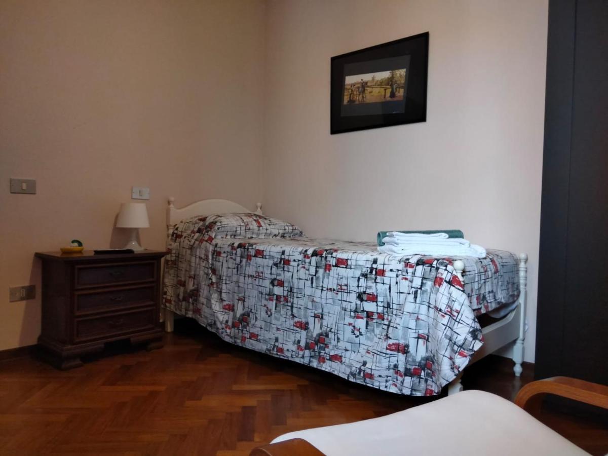 La D' Angolo *